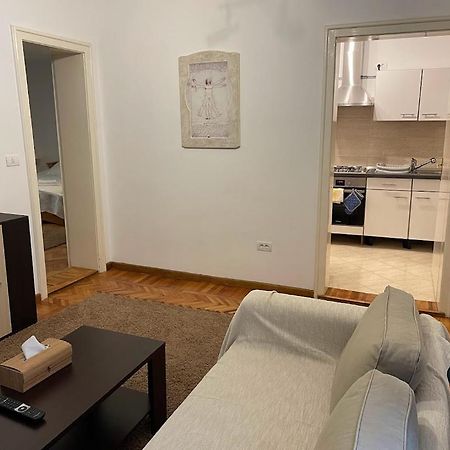 Crisan 40 Casa Muntean 100Mp 3Camere 3Paturi 1 Canapea 2 Dormitoare Parcare Temeşvar Dış mekan fotoğraf