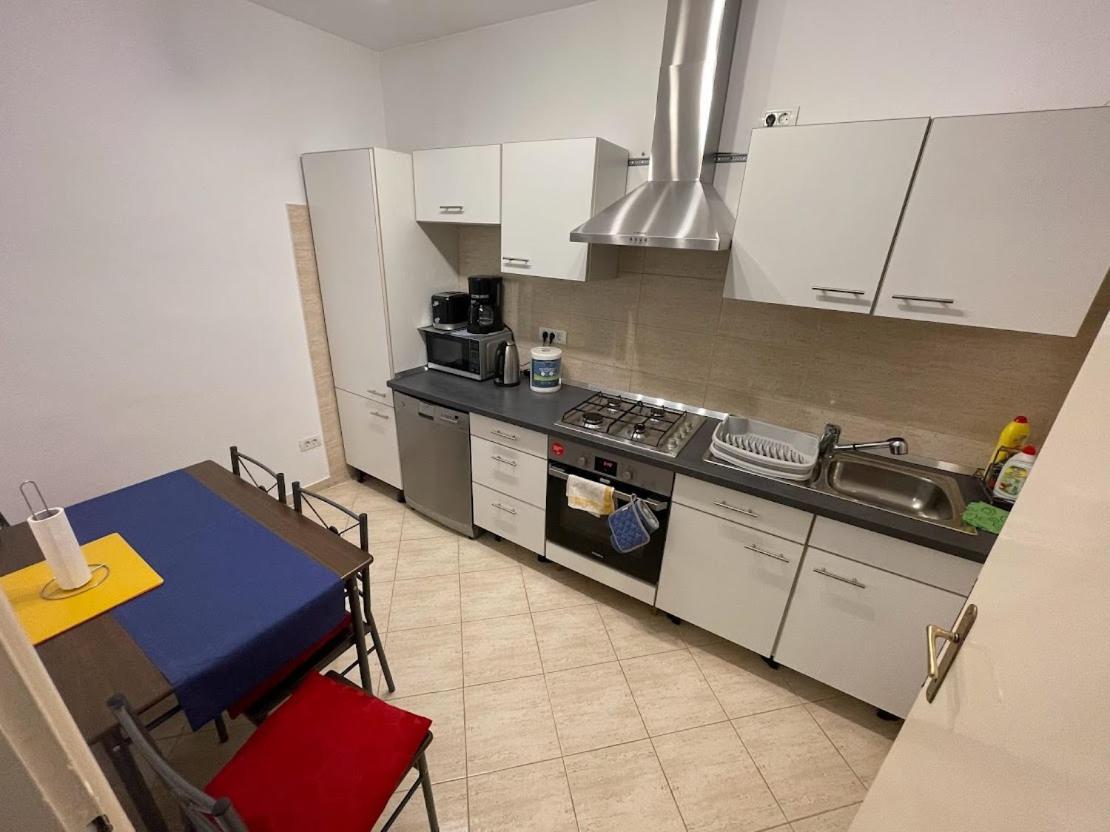 Crisan 40 Casa Muntean 100Mp 3Camere 3Paturi 1 Canapea 2 Dormitoare Parcare Temeşvar Dış mekan fotoğraf